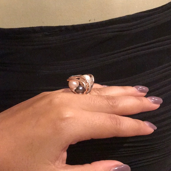 Ring - Picture 2 of 4